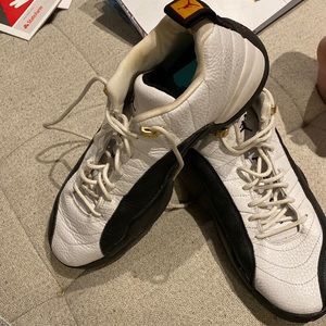 Mens Jordan 12 low taxi/ size 13